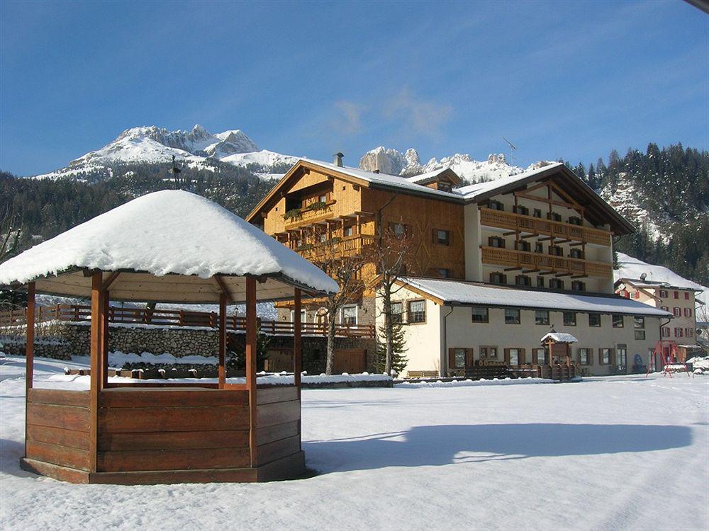 Wellness Hotel Dolomia Soraga di Fassa Exterior foto